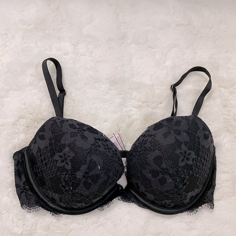 Victoria's secret - black lace push up bra - Size 32D